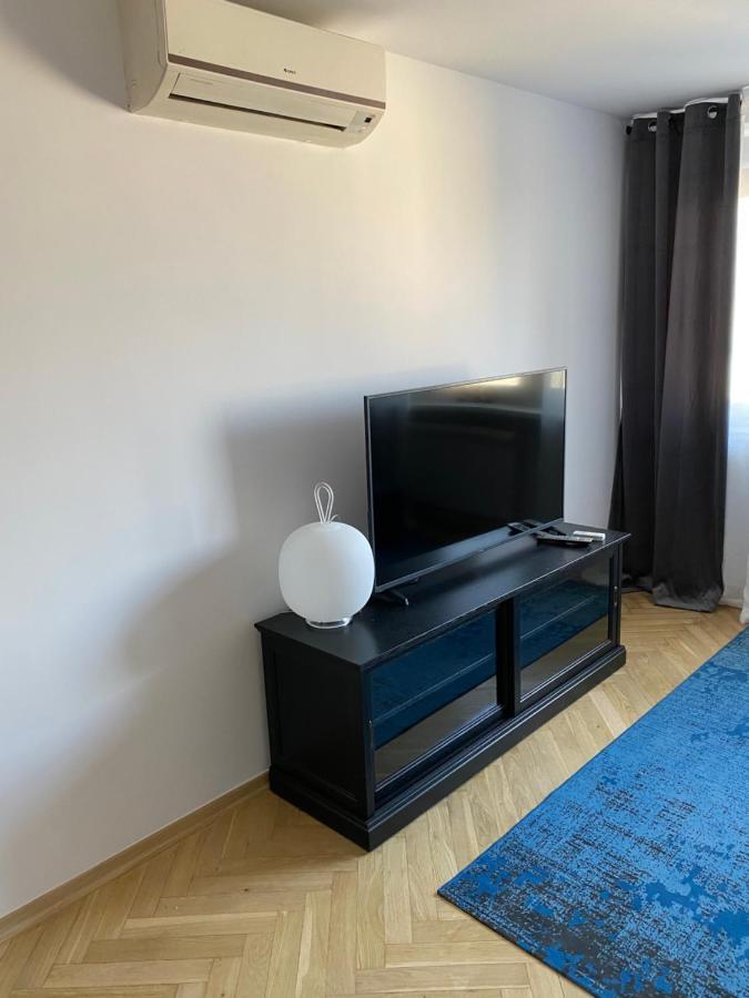 Apartament Emilian Apartment วอร์ซอ ภายนอก รูปภาพ