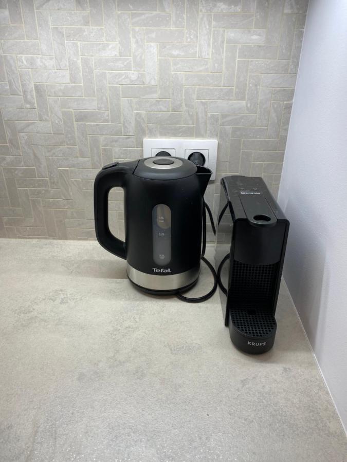 Apartament Emilian Apartment วอร์ซอ ภายนอก รูปภาพ