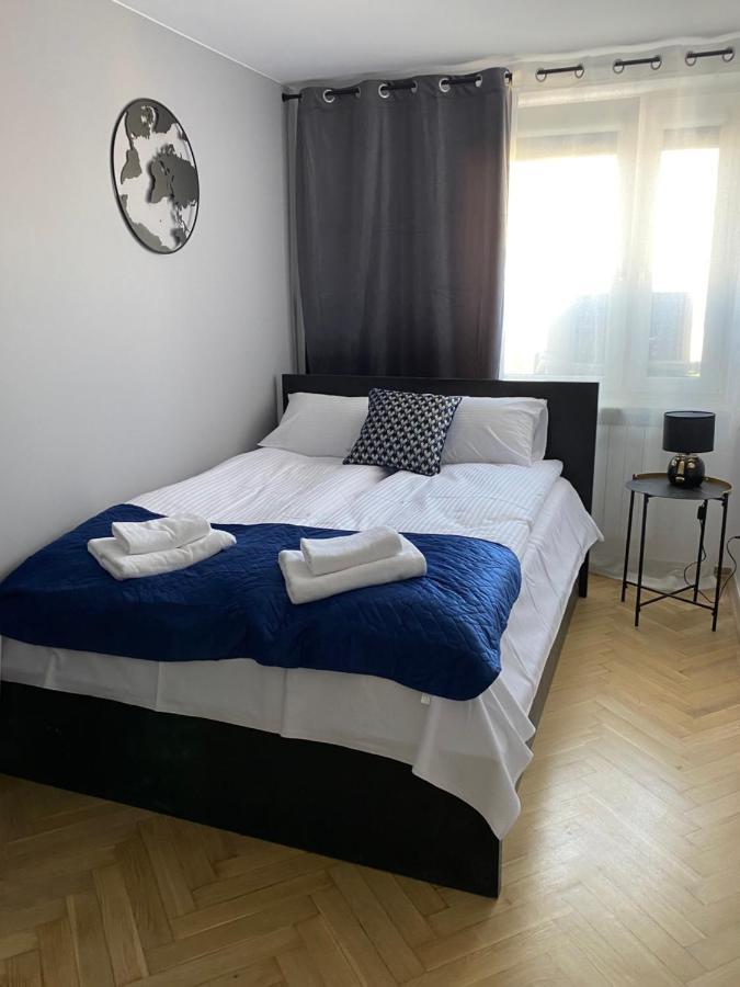 Apartament Emilian Apartment วอร์ซอ ภายนอก รูปภาพ